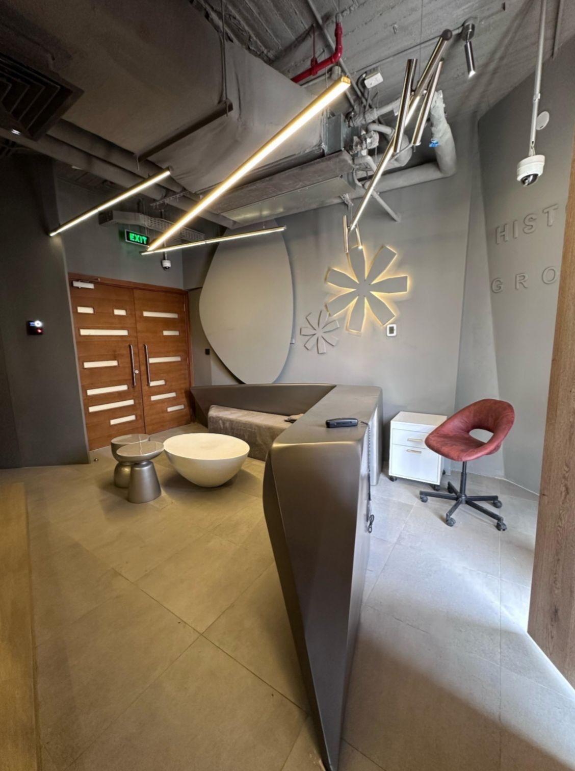 Luxurious Fully Furnished Administrative Office for Rent