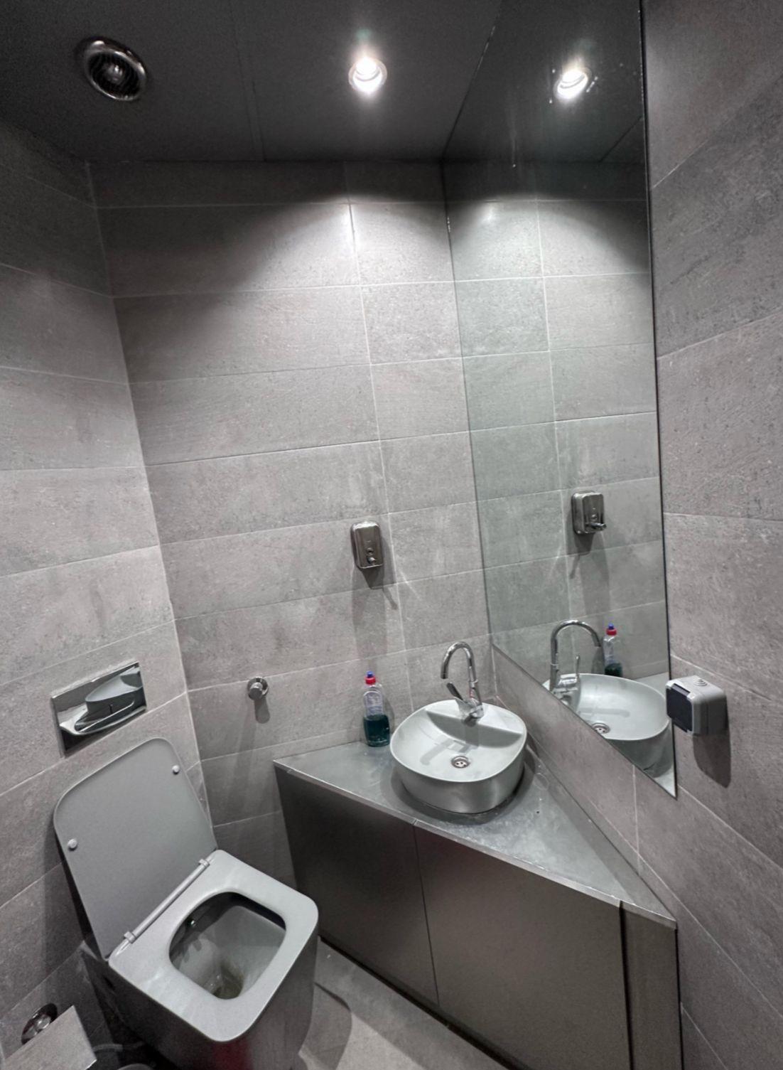 Luxurious Fully Furnished Administrative Office for Rent